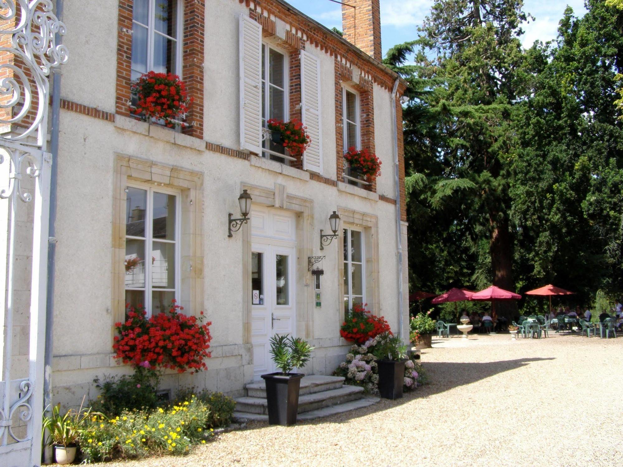 Logis Hotels Restaurants- Villa Des Bordes Cléry-Saint-André Exterior foto